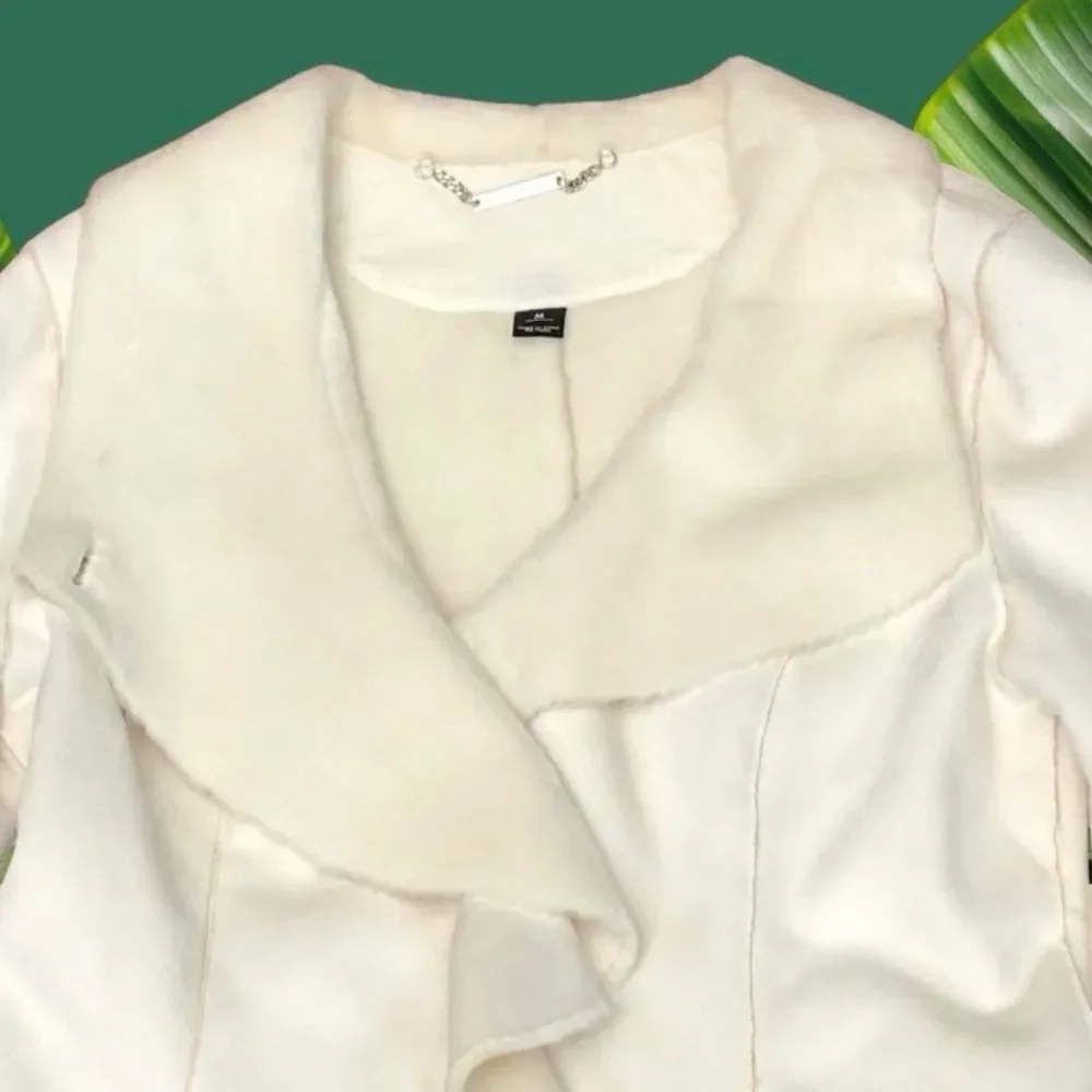 White House Black Market Ruffle Jacket Ivory Faux Fur Faux Suede Coat Sz M NWOT